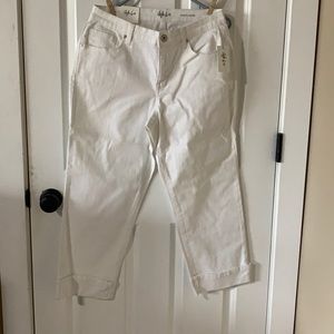 Size 8 white capri